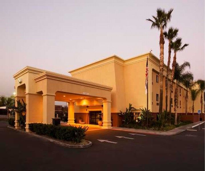 קולטון Best Western Plus Arrowhead Hotel מראה חיצוני תמונה